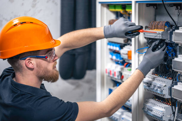 Best Local Electrician Companies  in Clarksville, IA